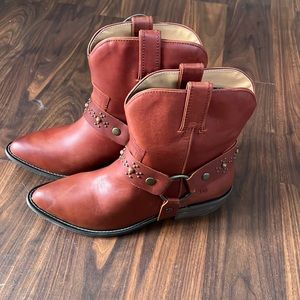 New Dingo Women's Silverada DI 249 Rust Bootie